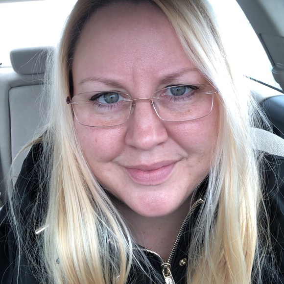Meet your Posher, Crystal - Picture 2 of 3